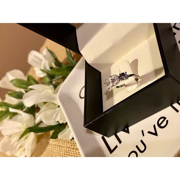 Two Beautiful Unique Rings - Picture 6 of 8